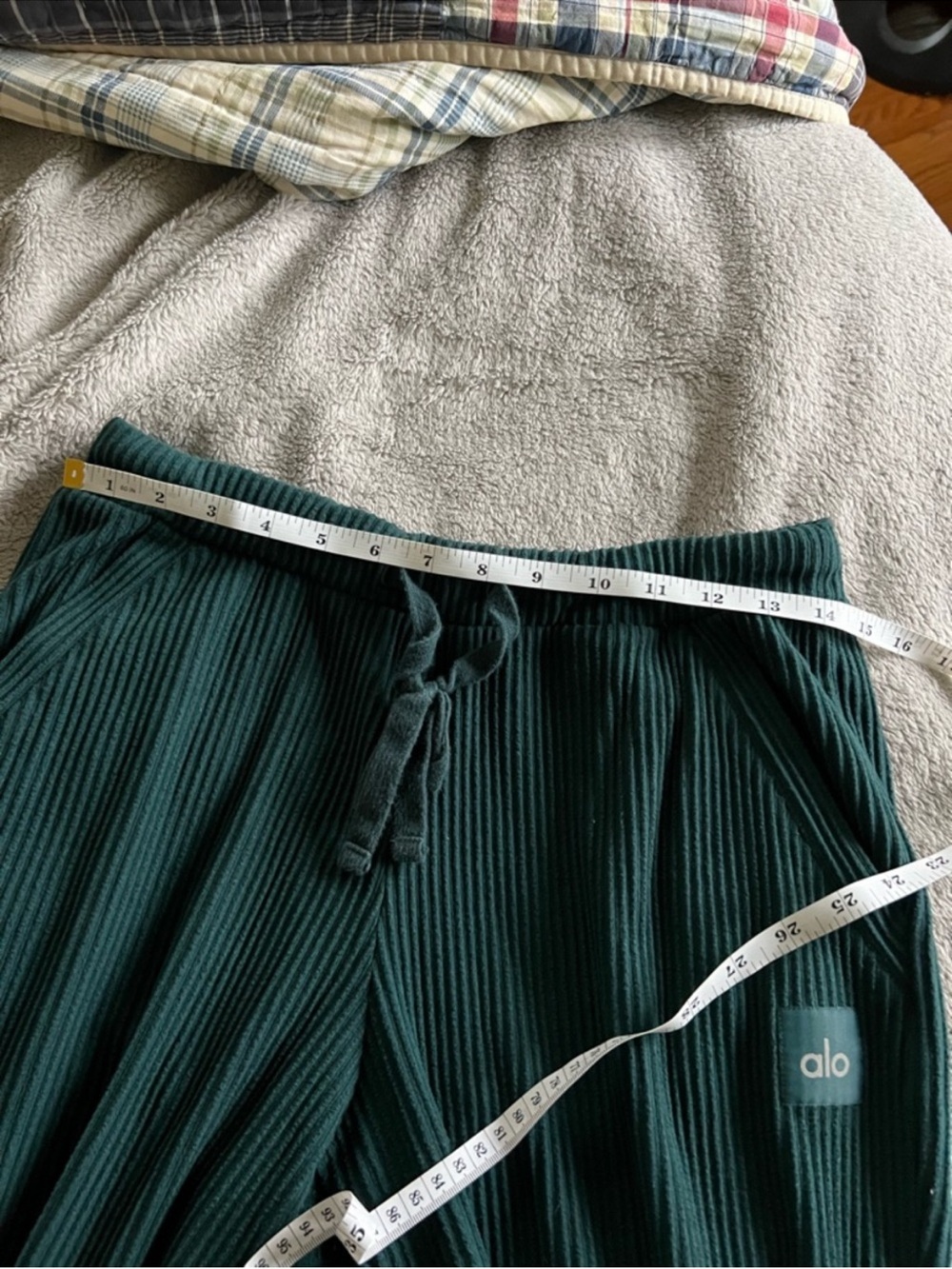 Alo Yoga Women’s Emerald Green Muse Sweatpants Small - Picture 5 of 6